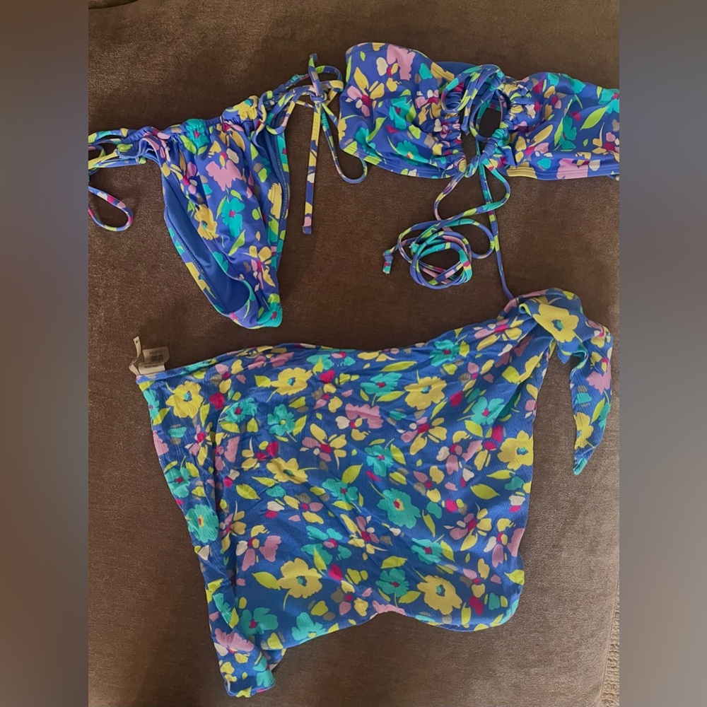 Lulus 3 Piece SET! Summer Sensations Blue Floral Print